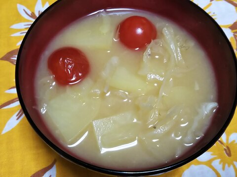 じゃがいもとキャベツとミニトマトの味噌汁 レシピ 作り方 By ミニー7015 楽天レシピ じゃがいもとキャベツとミニトマトの味噌汁 レシピ 作り方 By ミニー7015 楽天レシピ